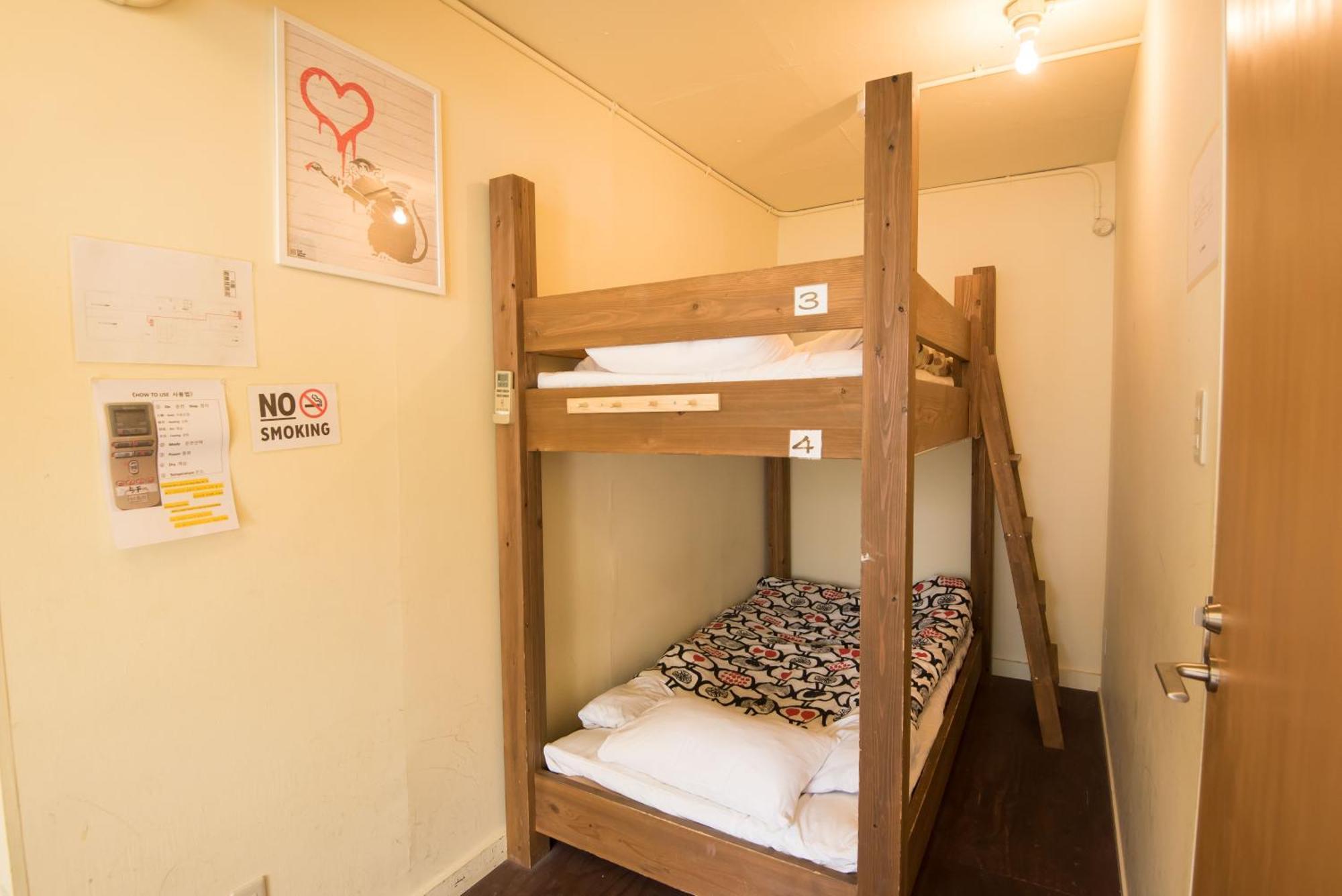 Hostel Q Осака Номер фото