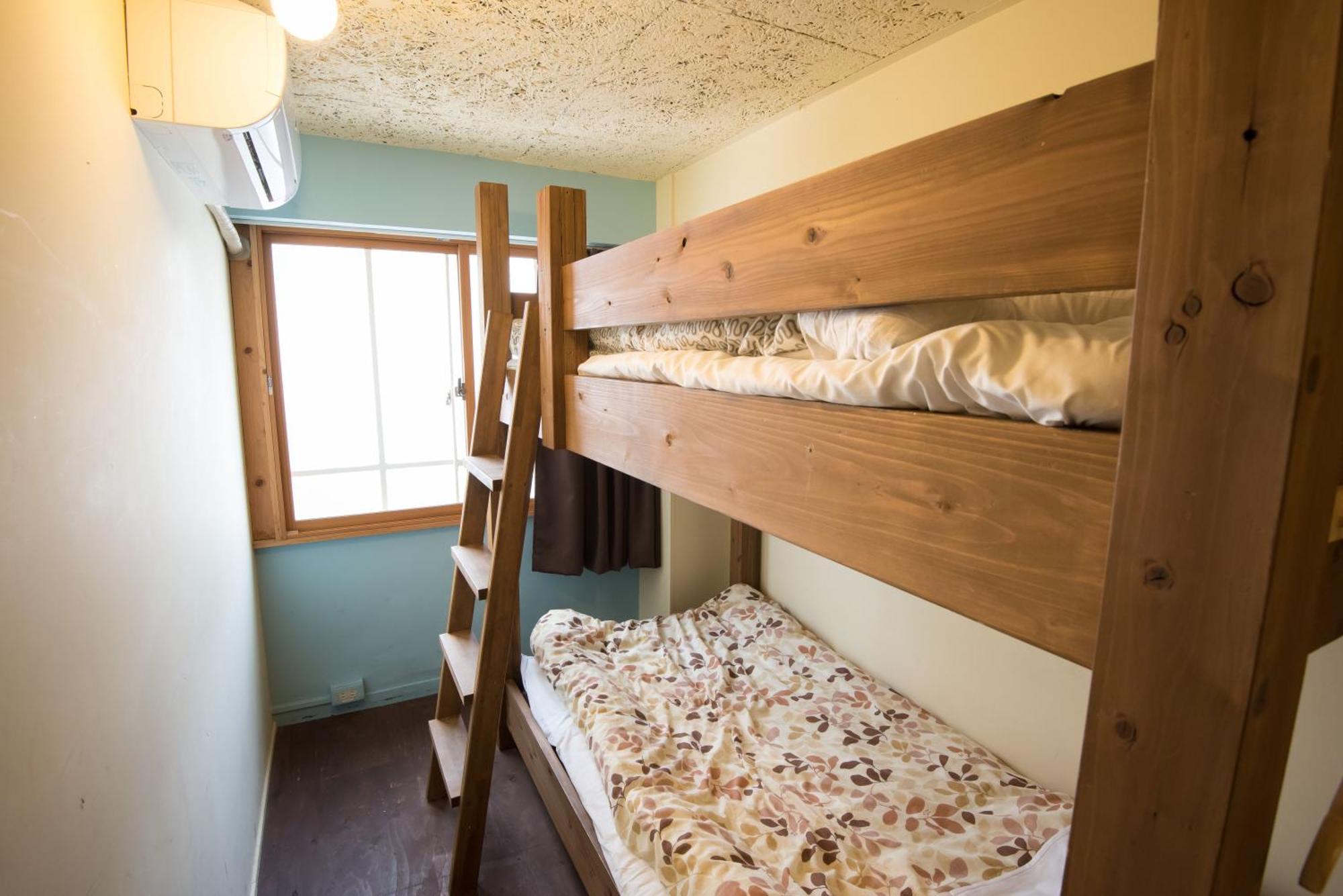 Hostel Q Осака Номер фото